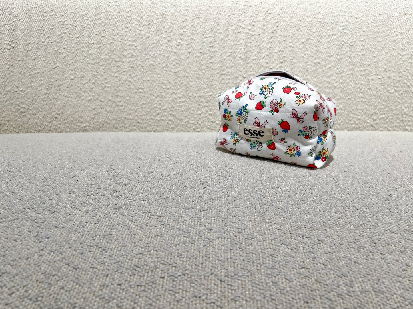 Beauty Case Strawberry Bow